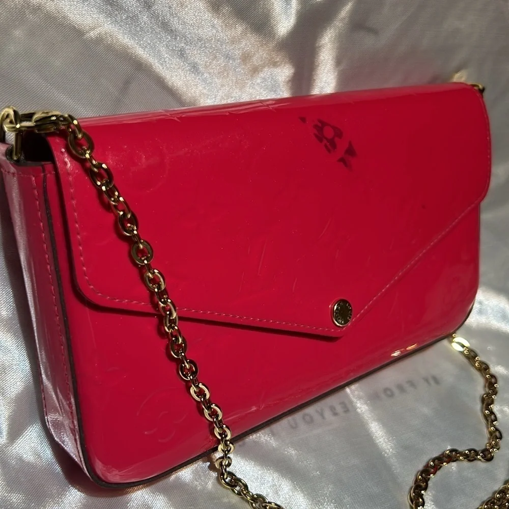 Louis Vuitton Felicie Pochette Rare Pink. Flaw